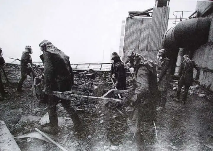 Soldiers on top of the Chornobyl nuclear station reactor on April 26, 1986